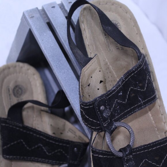 Earth Spirit Black and Beige Sandals - Picture 3 of 8